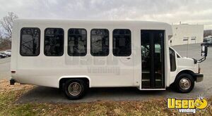 2012 Express Cutaway Shuttle Bus Shuttle Bus Pennsylvania Gas Engine for Sale