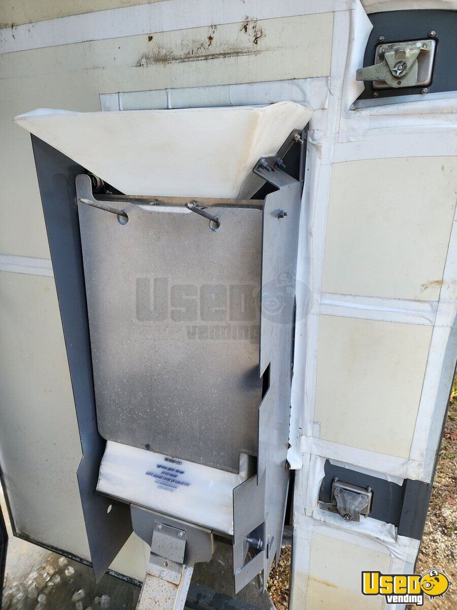 2012 Kooler Ice Model IM1000 Bagged Ice Vending Machine For Sale in Alabama