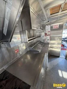 2012 Mt45 All-purpose Food Truck Diamond Plated Aluminum Flooring California Diesel Engine for Sale