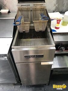 2012 Reach Kitchen Food Truck All-purpose Food Truck Upright Freezer Massachusetts Diesel Engine for Sale