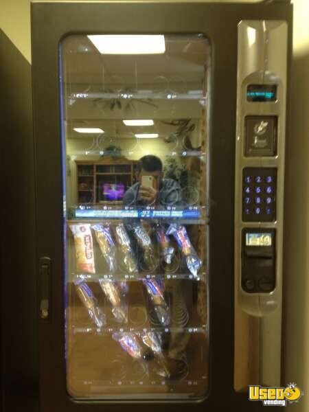 2012 Usi Cb 300 Summit Can/bottle Vendor & Usi Combi 3000 Fresh/frozen Vendor Soda Vending Machines Mississippi for Sale
