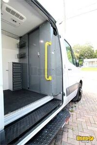 2013 2013 Pet Grooming Van Pet Care / Veterinary Truck Cabinets Florida Diesel Engine for Sale