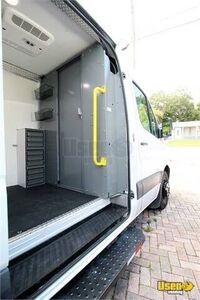 2013 2013 Pet Grooming Van Pet Care / Veterinary Truck Cabinets Florida Diesel Engine for Sale