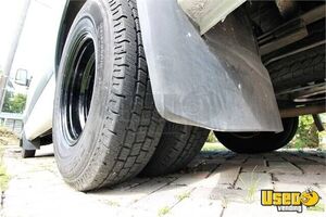 2013 2013 Pet Grooming Van Pet Care / Veterinary Truck Gray Water Tank Florida Diesel Engine for Sale