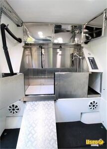 2013 2013 Pet Grooming Van Pet Care / Veterinary Truck Insulated Walls Florida Diesel Engine for Sale