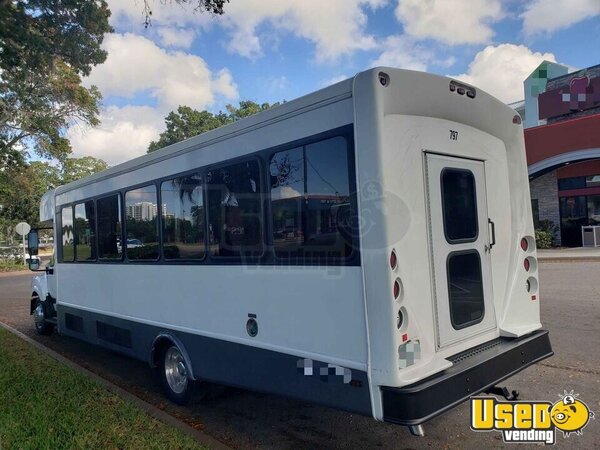 2013 3000 Shuttle Bus Shuttle Bus Florida Diesel Engine for Sale