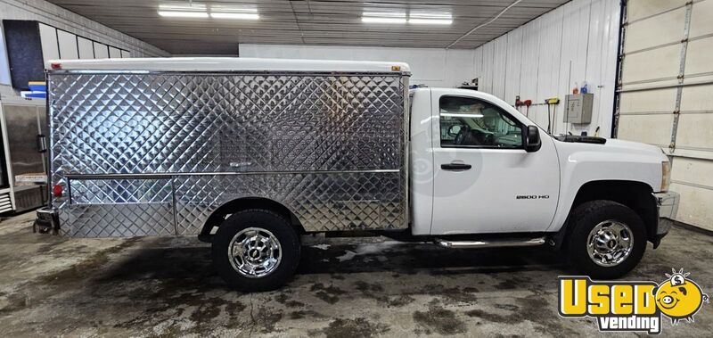 2013 3/4 Ton Truck Lunch Serving Food Truck Wisconsin for Sale