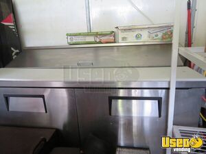 2013 Box Truck Kitchen Food Truck All-purpose Food Truck Prep Station Cooler Texas Diesel Engine for Sale