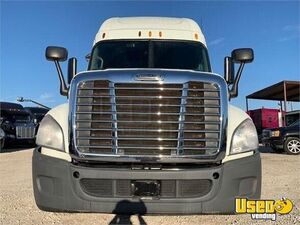 2013 Cascadia Freightliner Semi Truck 5 Texas for Sale