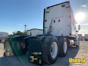 2013 Cascadia Freightliner Semi Truck 7 Texas for Sale
