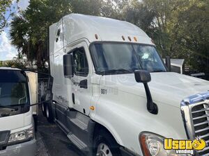 2013 Cascadia Freightliner Semi Truck Double Bunk Florida for Sale