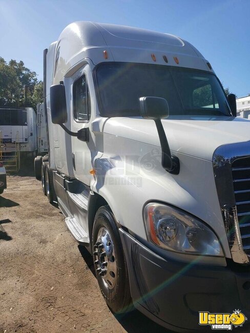 2013 Cascadia Freightliner Semi Truck Florida for Sale