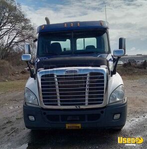2013 Cascadia Freightliner Semi Truck Mississippi for Sale