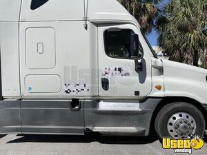 2013 Cascadia Freightliner Semi Truck Tv Florida for Sale