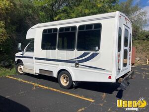 2013 E-350 Shuttle Bus Shuttle Bus Air Conditioning Wisconsin Gas Engine for Sale
