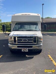 2013 E-350 Shuttle Bus Shuttle Bus Backup Camera Wisconsin Gas Engine for Sale