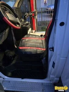 2013 E350 Mobile Hair & Nail Salon Truck 23 Florida Gas Engine for Sale