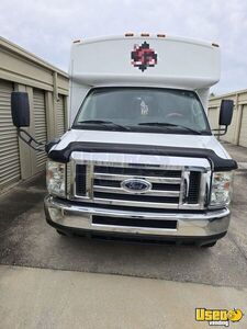 2013 E350 Mobile Hair & Nail Salon Truck Air Conditioning Florida Gas Engine for Sale