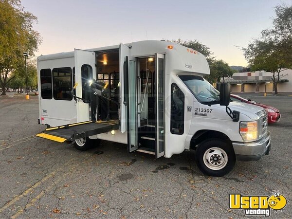 2013 E350 Super Duty Cargo Van 3d Shuttle Bus Shuttle Bus California for Sale