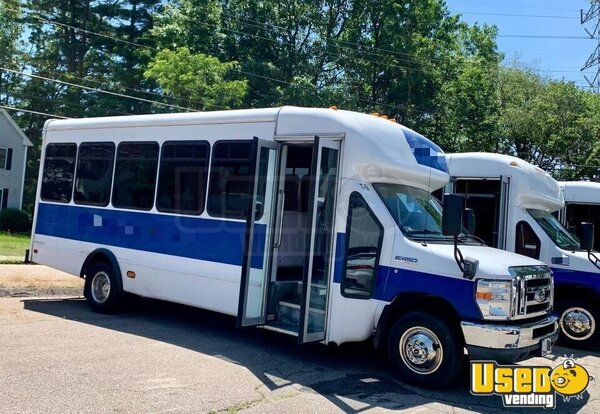 2013 E450 Starcraft 25-passenger Shuttle Bus Shuttle Bus Massachusetts Gas Engine for Sale