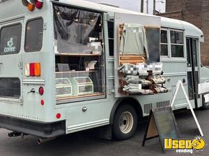 2013 Express 4500 Coffee & Beverage Truck Air Conditioning Ohio Gas Engine for Sale