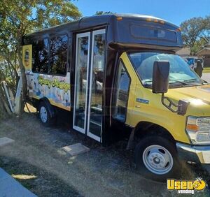 2013 F250 Mobile Pet Grooming Truck Pet Care / Veterinary Truck Interior Lighting Florida Gas Engine for Sale