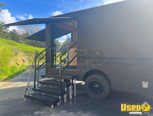 2013 F59 Mobile Boutique Solar Panels California Gas Engine for Sale