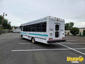 2013 Goshen Coach Bus Coach Bus 5 New Jersey Diesel Engine for Sale
