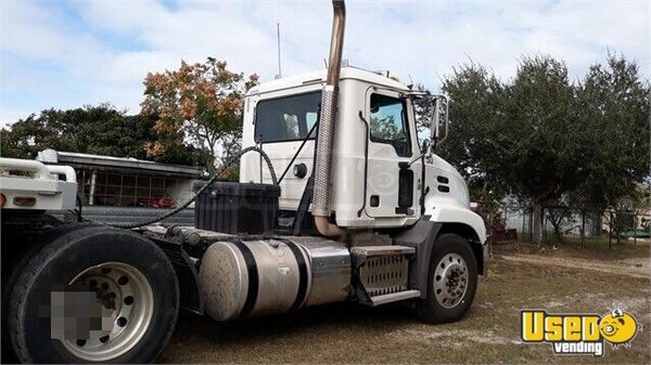 2013 Mack Semi Truck Texas for Sale