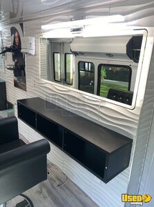 2013 Mobile Hair Salon Bus Mobile Hair Salon Truck Electrical Outlets Florida Gas Engine for Sale