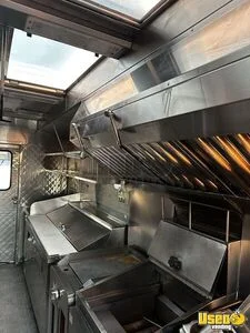2013 Mt45 All-purpose Food Truck Diamond Plated Aluminum Flooring California Diesel Engine for Sale