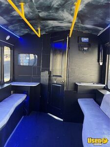 2013 Party Bus Party Bus Transmission - Automatic Illinois Gas Engine for Sale