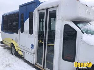 2013 Shuttle Bus Shuttle Bus Idaho Diesel Engine for Sale