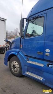 2013 Vnl Volvo Semi Truck 3 Minnesota for Sale