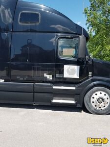 2013 Vnl Volvo Semi Truck 5 Tennessee for Sale