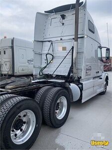 2013 Vnl Volvo Semi Truck Double Bunk Illinois for Sale