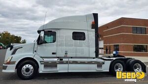 2013 Vnl Volvo Semi Truck Michigan for Sale