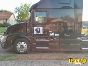 2013 Vnl Volvo Semi Truck Under Bunk Storage Tennessee for Sale