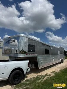 2014 2014 Bloomer Living Quarters Trailer 4-horse Lq Trailer Generator Texas for Sale