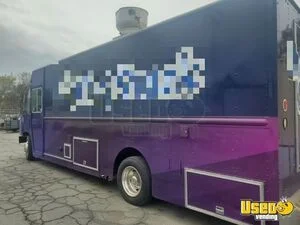 LOW MILES!!! 2014 25' Ford All-Purpose Food Truck with HCD Insignia + Pro Fire System for Sale in California!