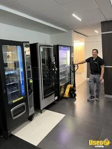2014 Ams 2 Ams Combo Vending Machine California for Sale