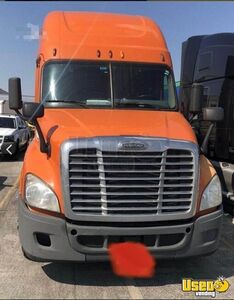 2014 Cascadia Freightliner Semi Truck 4 Texas for Sale