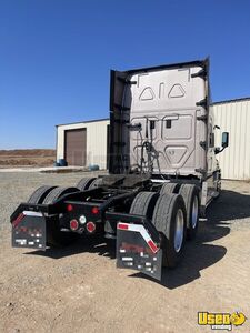 2014 Cascadia Freightliner Semi Truck 5 Texas for Sale