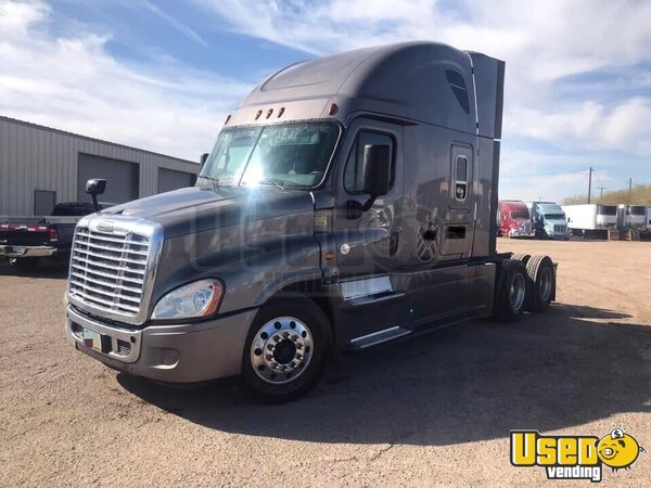 2014 Cascadia Freightliner Semi Truck Arizona for Sale