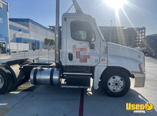 2014 Cascadia Freightliner Semi Truck California for Sale