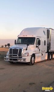 2014 Cascadia Freightliner Semi Truck California for Sale