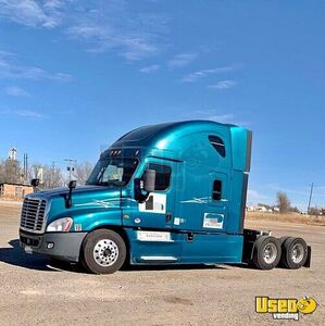 2014 Cascadia Freightliner Semi Truck California for Sale