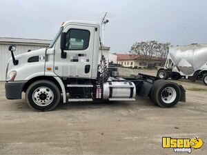 2014 Cascadia Freightliner Semi Truck California for Sale