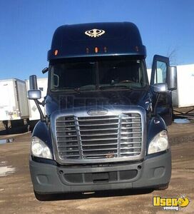 2014 Cascadia Freightliner Semi Truck California for Sale
