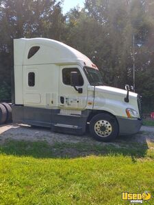2014 Cascadia Freightliner Semi Truck Double Bunk Ohio for Sale